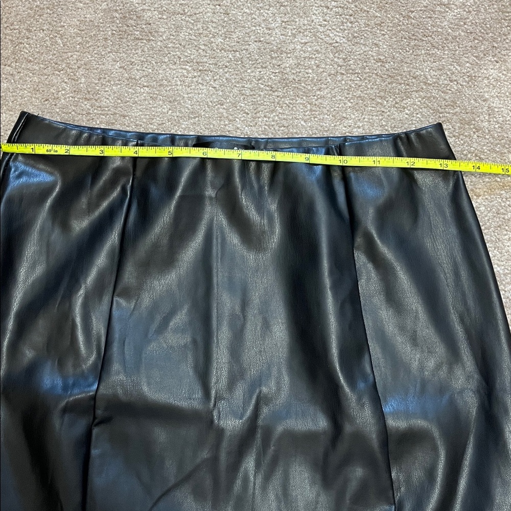 Just Quella Black Mini Skirt 4-6 PU - Picture 4 of 5